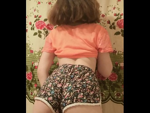❤️ 性感的年轻宝贝在镜头前脱下她的短裤 ❤️❌ at us zh-cn.sexogolic-info.ru❌❤
