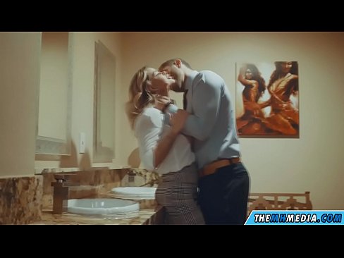 ❤️ 当一个胸大无脑的金发女郎在公共厕所里勾引你时 ❤️❌ at us zh-cn.sexogolic-info.ru❌❤